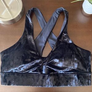 Fabletics Oasis Twist Front Velvet Bra